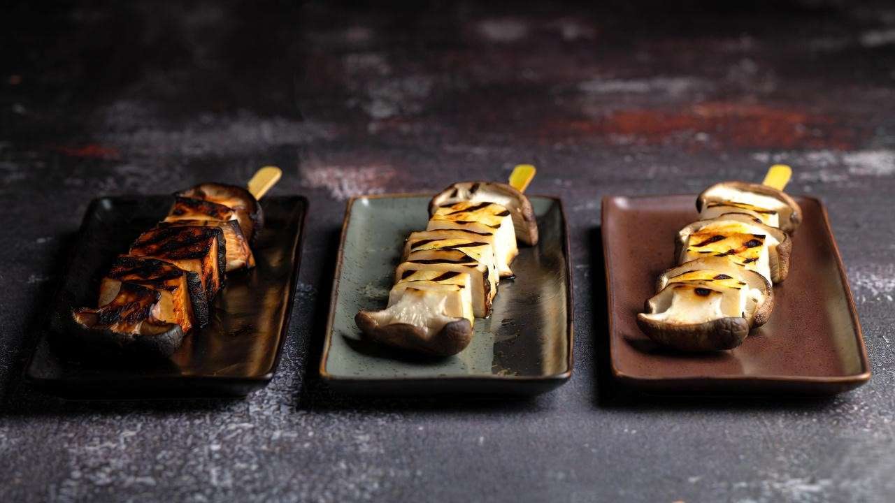 Charcoal vs electric vs gas yakitori grill results on identical vegan mushroom skewers