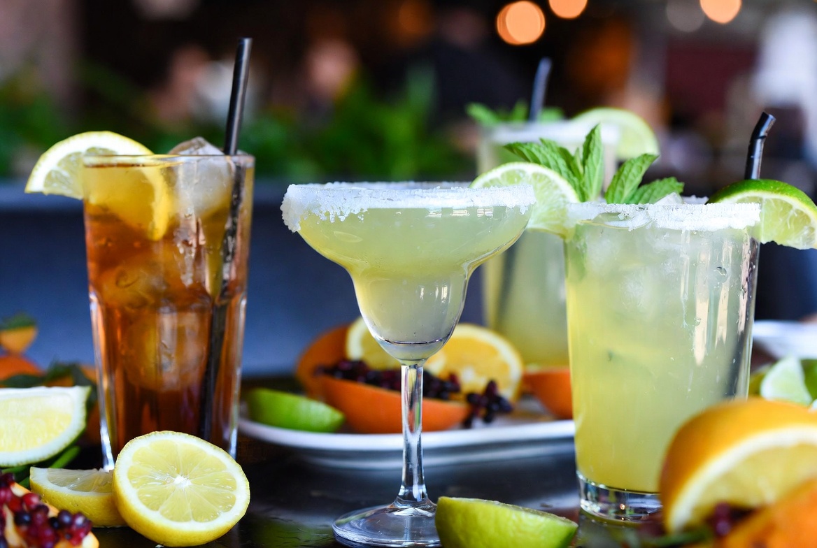 Vegan-friendly drinks at Chili's happy hour including margarita and iced tea