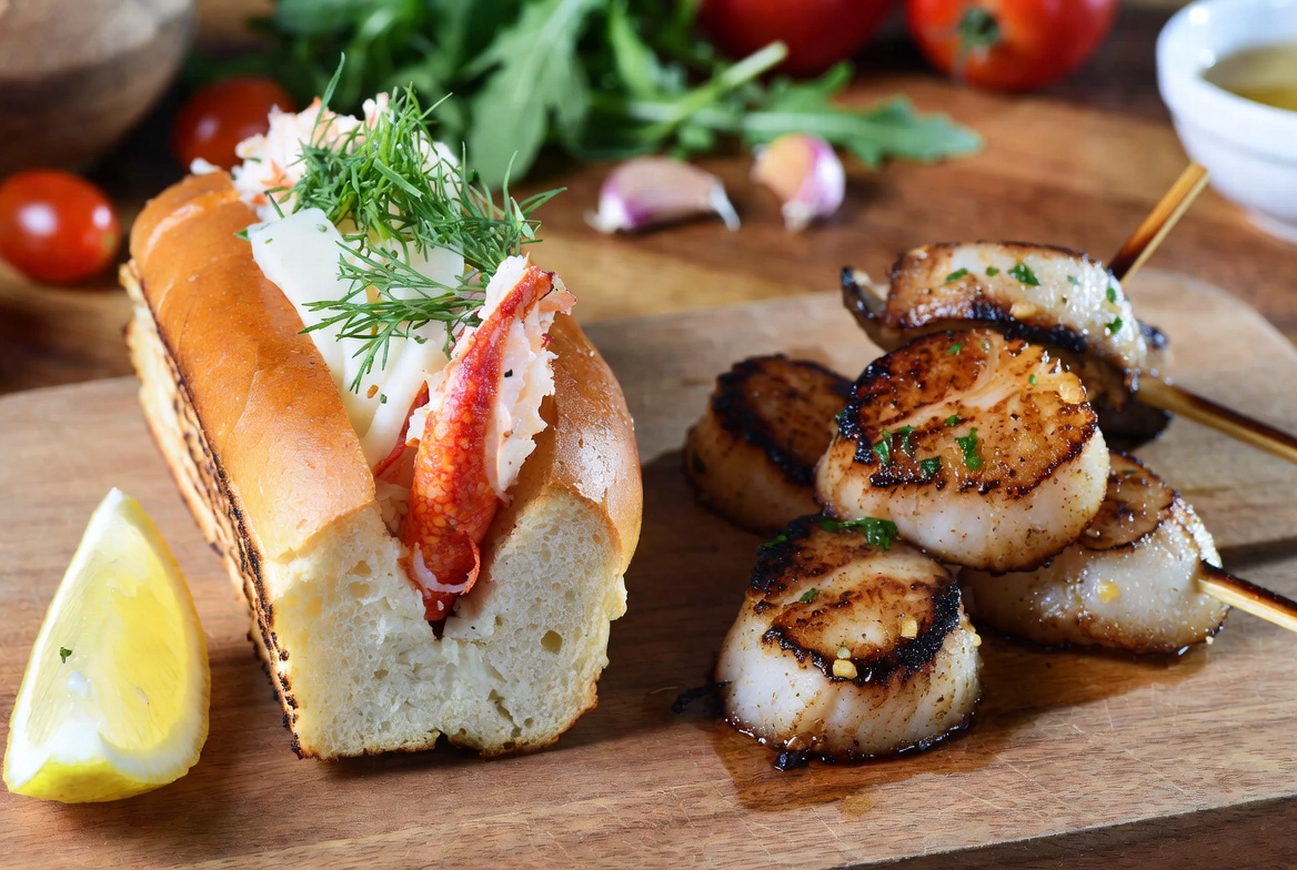 Hearts of palm lobster roll and grilled king oyster mushroom scallops – vegan seafood options