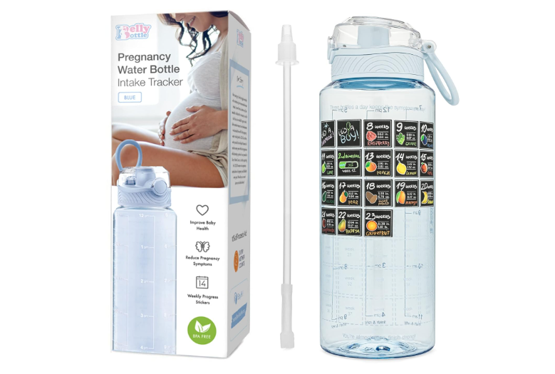 A photorealistic, high-quality product photography shot of a sleek, modern insulated water bottle with a straw and ergonomic handle, resting on a clean wooden bedside table. In the background, featuring a soft, shallow depth of field (bokeh effect), a pregnant woman in comfortable, stylish light-colored loungewear is relaxing on a cozy sofa. The scene is bathed in bright, warm, natural morning sunlight streaming through a large window, creating a serene, health-focused, and inviting atmosphere. Professional lighting, 8k resolution, highly detailed, cinematic, emphasizing wellness and hydration. --ar 16:9 --v 6.0